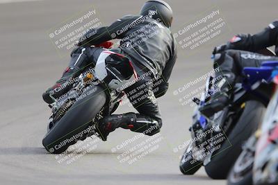 media/Dec-17-2022-SoCal Trackdays (Sat) [[224abd9271]]/Turn 10 Backside (120pm)/